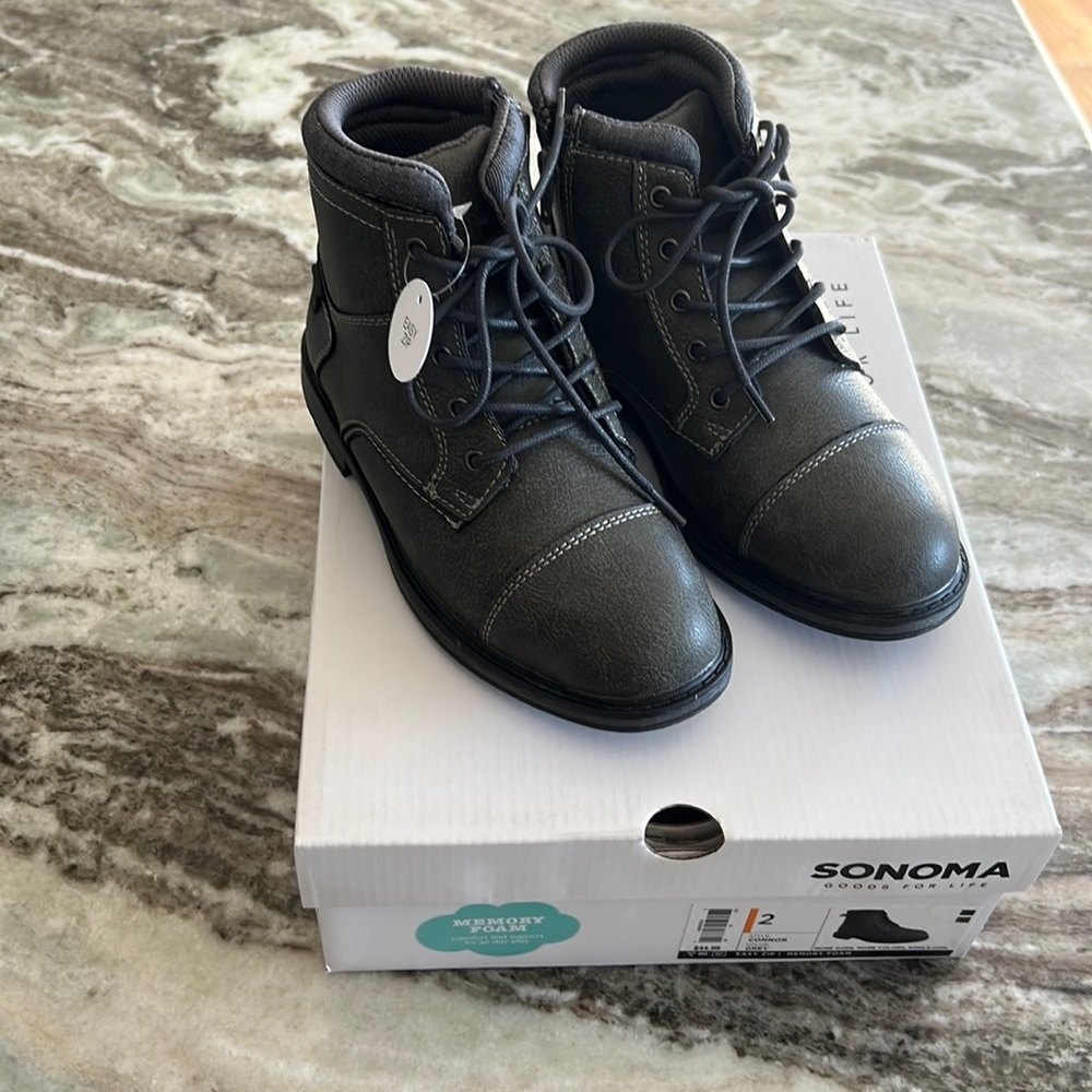 Boys memory foam size 2 boot